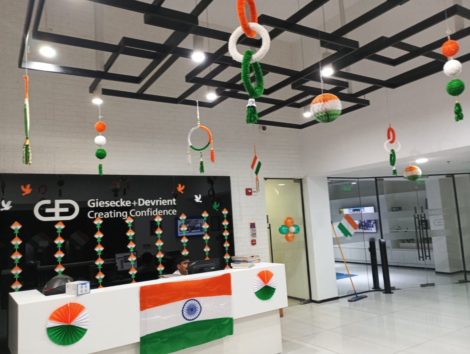 Office Balloon Decoration For Independence Day In Delhi